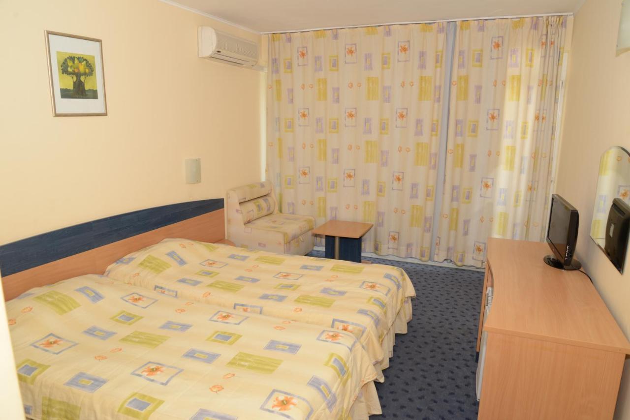 Hotel Riviera Ravda Bagian luar foto