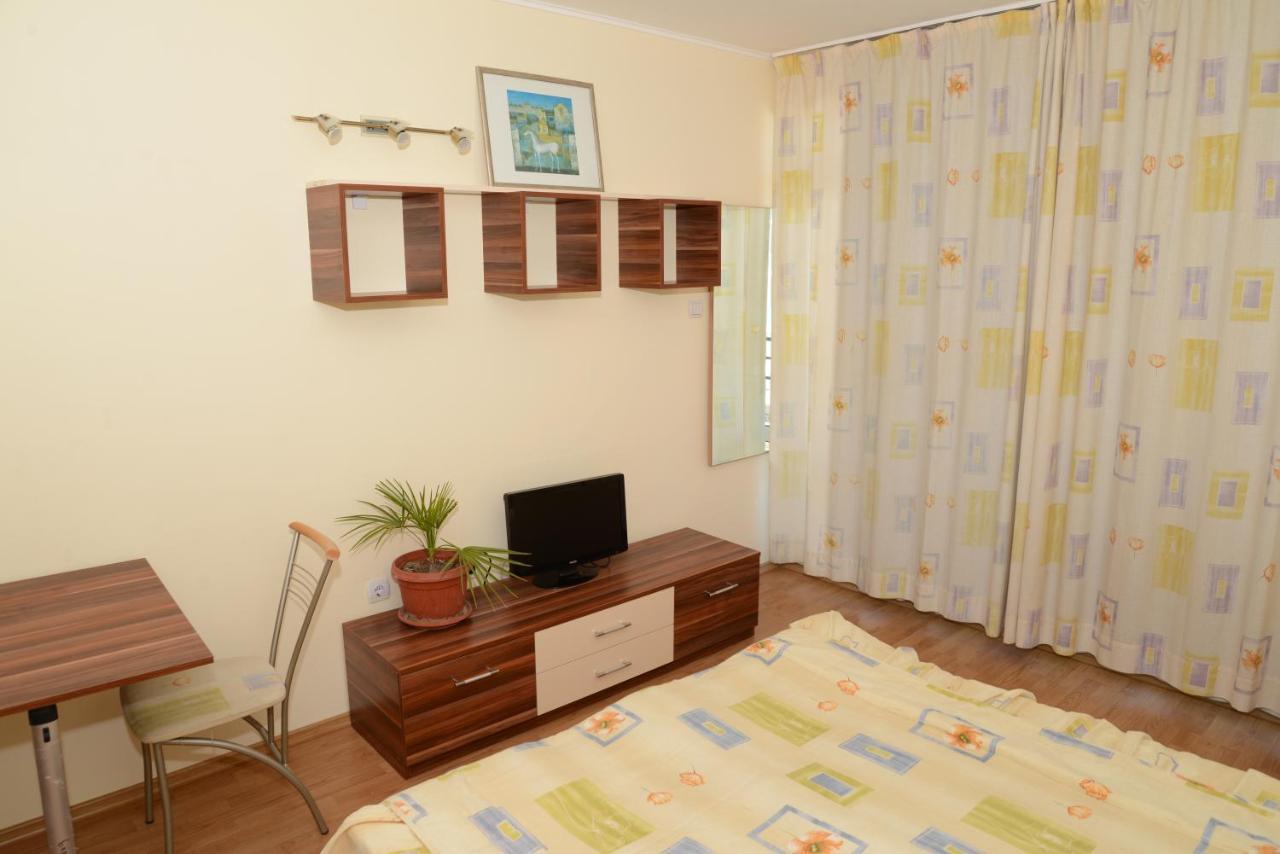 Hotel Riviera Ravda Bagian luar foto