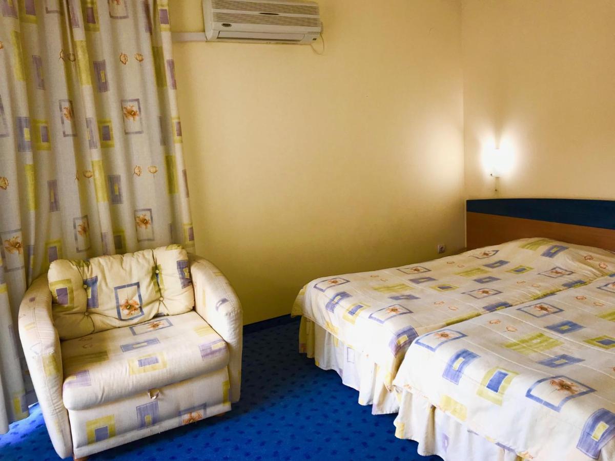 Hotel Riviera Ravda Bagian luar foto